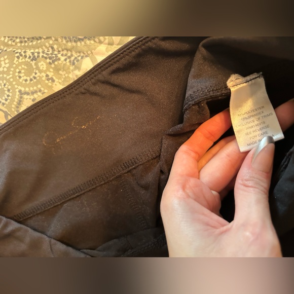 Jessica Simpson Black Floral Capri Workout Leggings - Picture 7 of 7